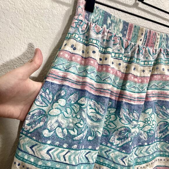 Vintage 90s Floral Stripe High-Rise Casual Boho Mom Shorts - Small - Picture 4 of 9